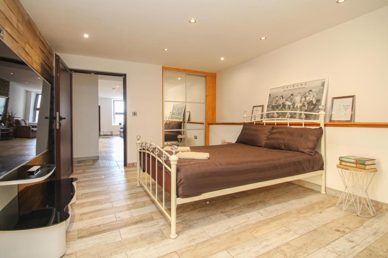 Lavish 2 Bed Sleeps 5 Near Lanark Apartment Carstairs Exterior photo